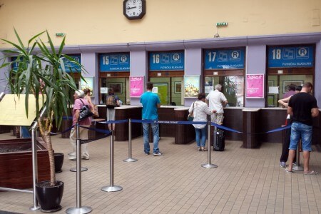 image from 9:10 to Bar